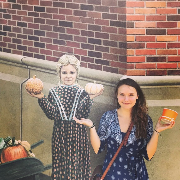 Meet your Posher, Samantha - Picture 3 of 5